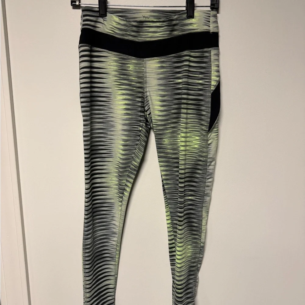 Lululemon Run Inspire Crop II Blurred Lines Black Grey Neon Green *26” - Picture 2 of 5